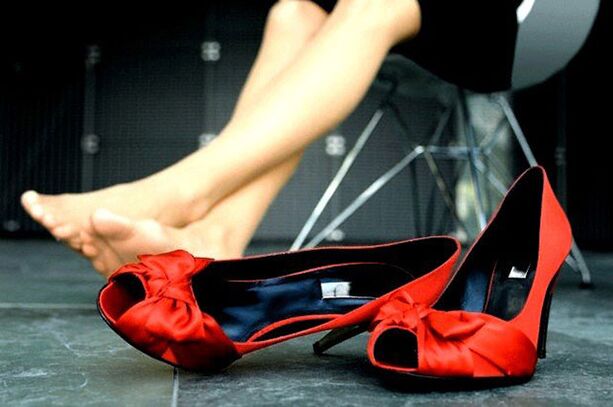 Evitare scarpe col tacco alto per prevenire le vene varicose
